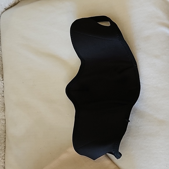 Louis Vuitton face mask - Picture 4 of 8